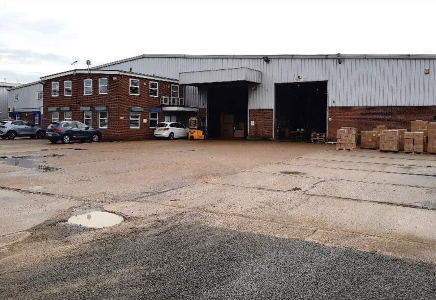 London Rd, Bedford à vendre - Photo de l’immeuble – Image 3 sur 7