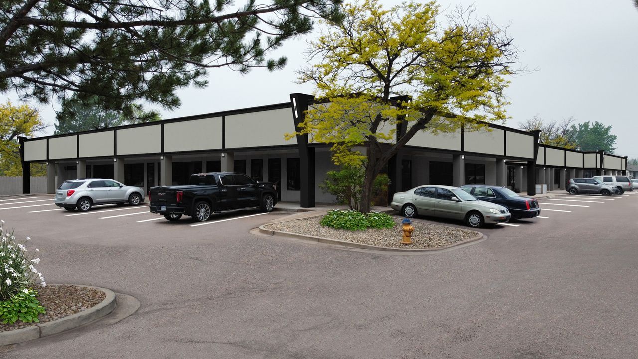 2511 Airport Rd, Colorado Springs, CO à louer Photo principale– Image 1 sur 6