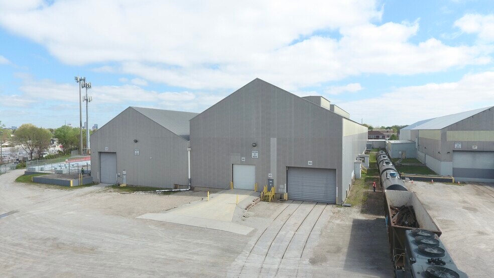 3000 Shelby St, Indianapolis, IN à louer - Photo de l’immeuble – Image 2 sur 3