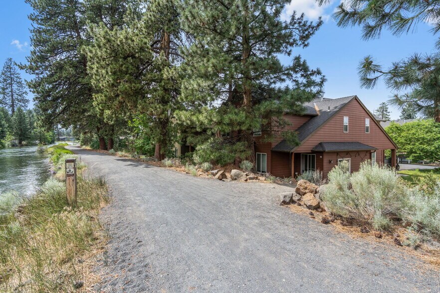 363 SW Garfield Ave, Bend, OR à vendre - Photo de l’immeuble – Image 3 sur 25