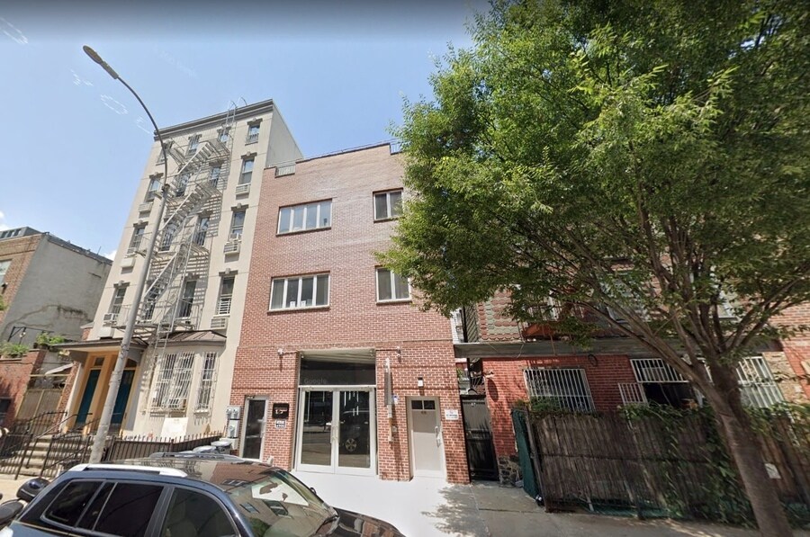 65 Scholes St, Brooklyn, NY à louer Photo de l’immeuble– Image 1 sur 4