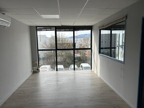 Bureau dans Aubagne à louer Photo intérieure– Image 2 sur 4