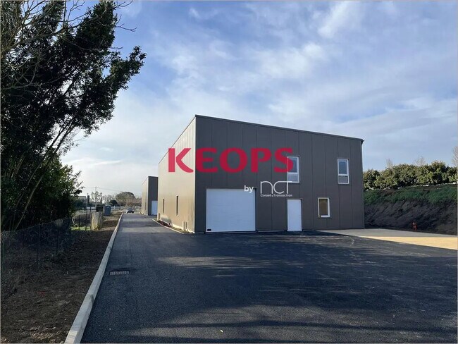 Plus de détails pour Local d'activités à louer