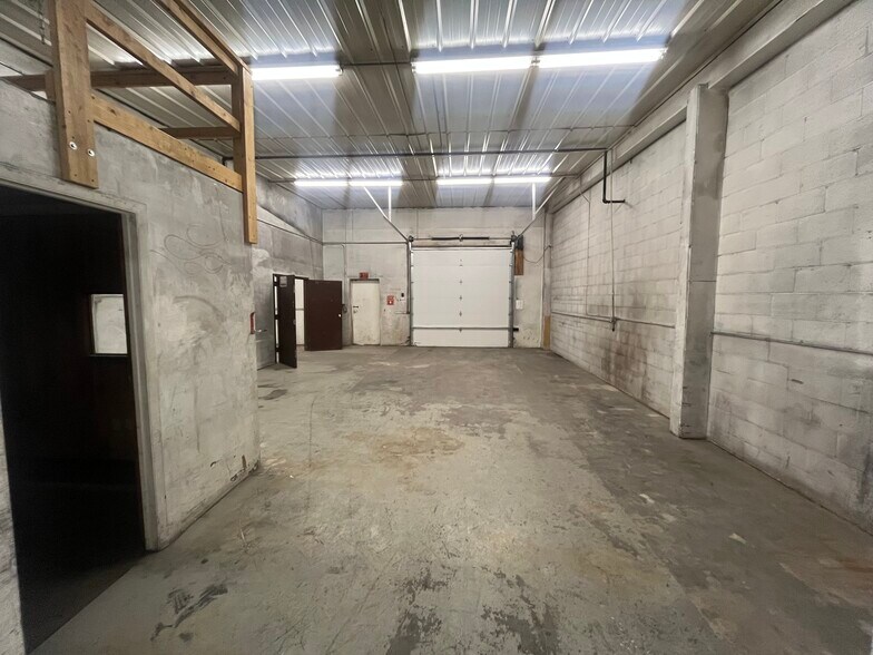 577 W Coulter Ave, Powell, WY à louer - Photo de l’immeuble – Image 3 sur 8