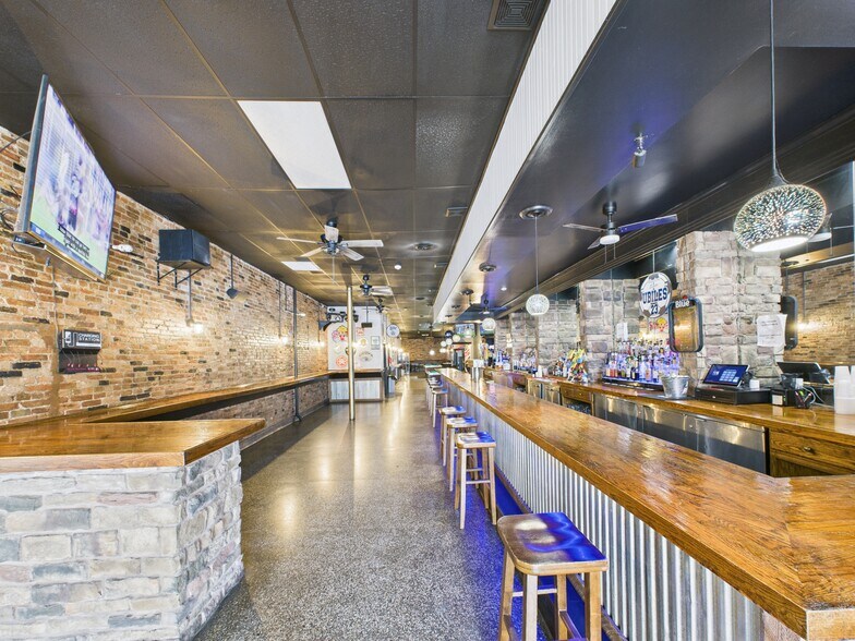 38 Seneca St, Geneva, NY à vendre - Photo de l’immeuble – Image 3 sur 20