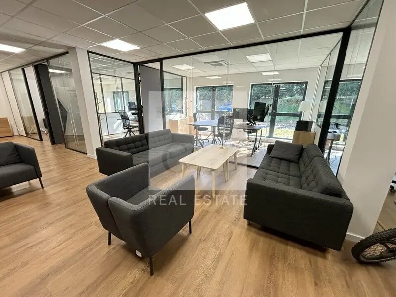 Bureau dans Rillieux-la-Pape à louer Photo intérieure– Image 1 sur 12