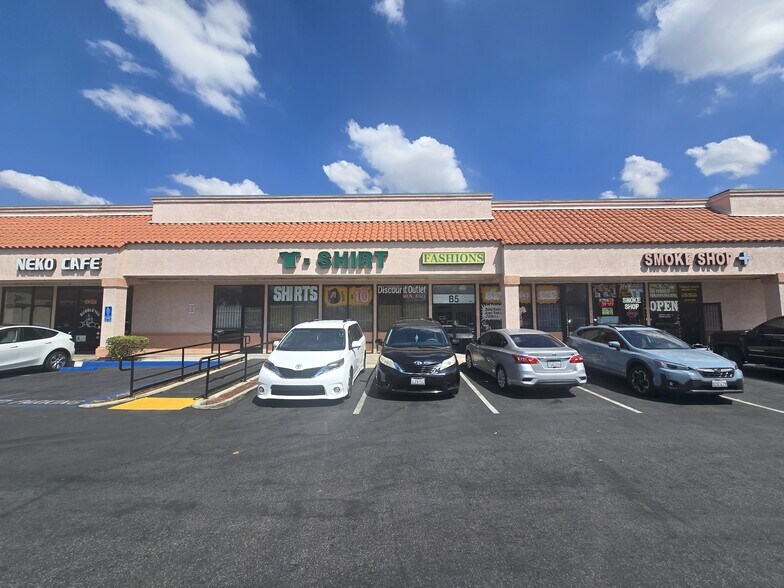 10051 Magnolia Ave, Riverside, CA à louer - Photo de l’immeuble – Image 1 sur 11