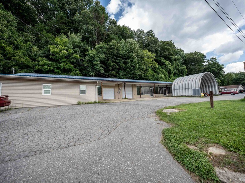 1478 Dellwood Rd, Waynesville, NC à vendre - Photo de l’immeuble – Image 3 sur 26
