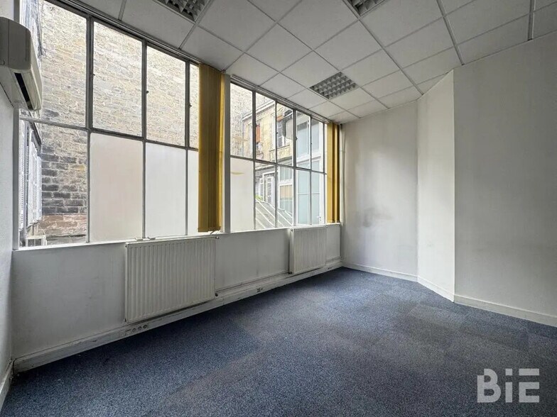 Bureau dans Bordeaux à vendre - Photo de l’immeuble – Image 2 sur 6