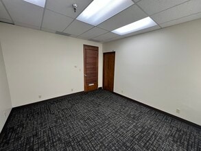 153-191 High St SE, Salem, OR à louer Photo intérieure– Image 2 sur 3