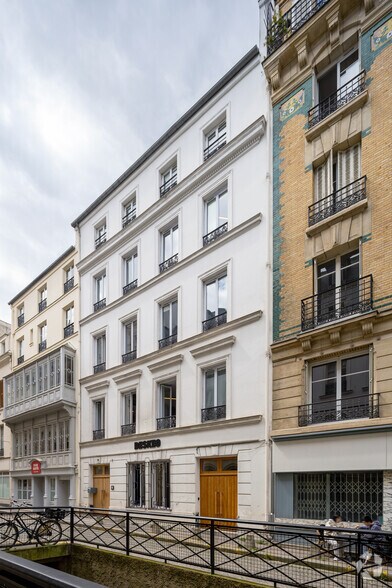 31 Cite D'Antin, Paris à louer - Photo de l’immeuble – Image 1 sur 2