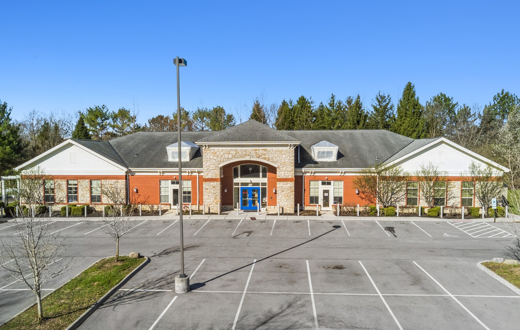 6365 Emerald Pky, Dublin, OH à vendre Photo principale– Image 1 sur 7