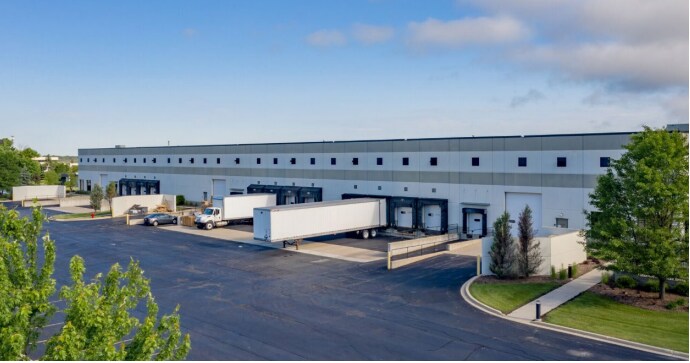 4659-4859 W Basswood Dr, Franklin, WI à louer - Photo de l’immeuble – Image 2 sur 4