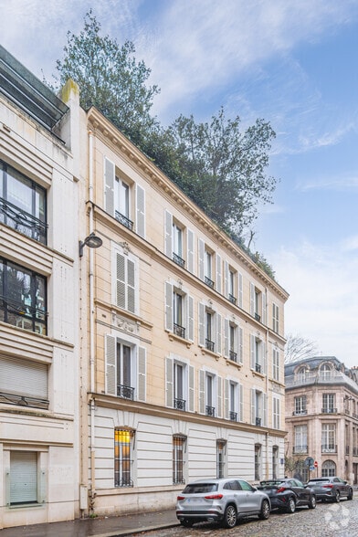 4 Rue Foucault, Paris à louer - Photo de l’immeuble – Image 2 sur 3