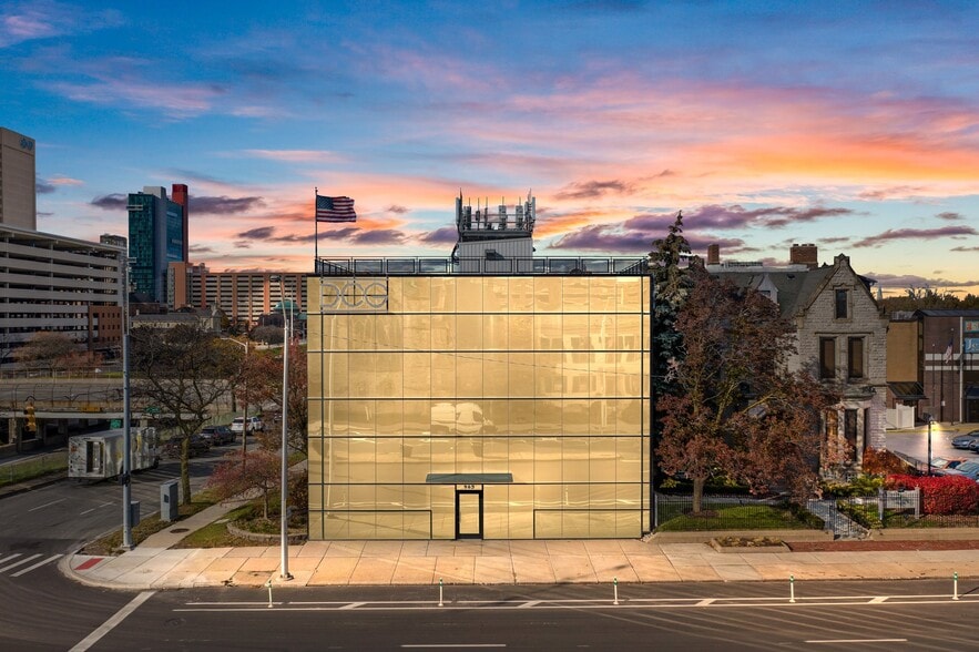 965 E Jefferson Ave, Detroit, MI à vendre - Photo principale – Image 1 sur 20