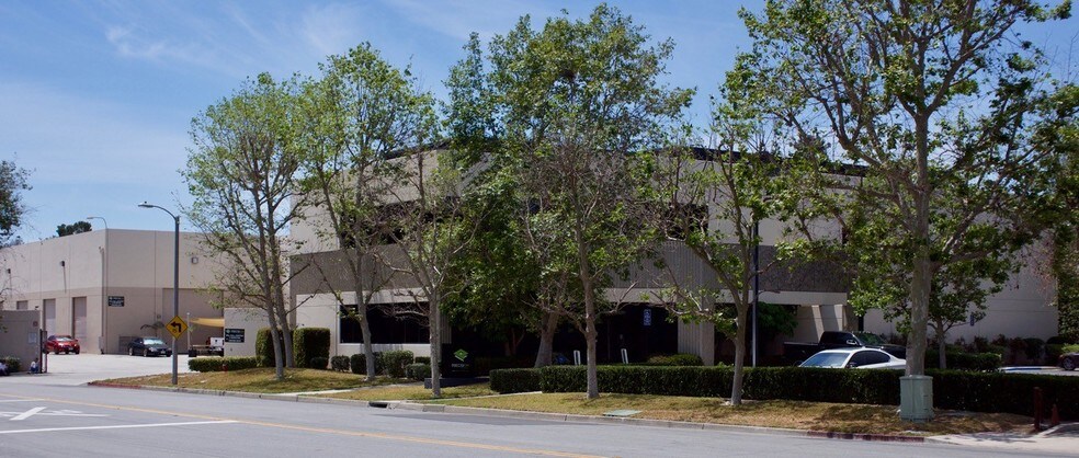15201 Woodlawn Ave, Tustin, CA à louer - Photo principale – Image 1 sur 15