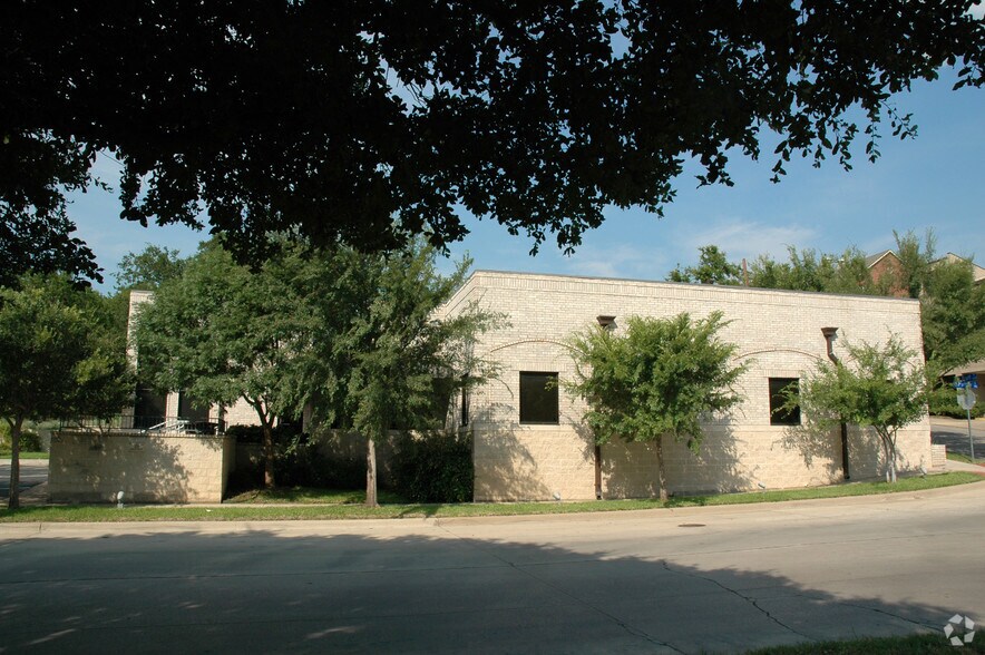 320 Purcey St, Fort Worth, TX à vendre - Photo de l’immeuble – Image 3 sur 10