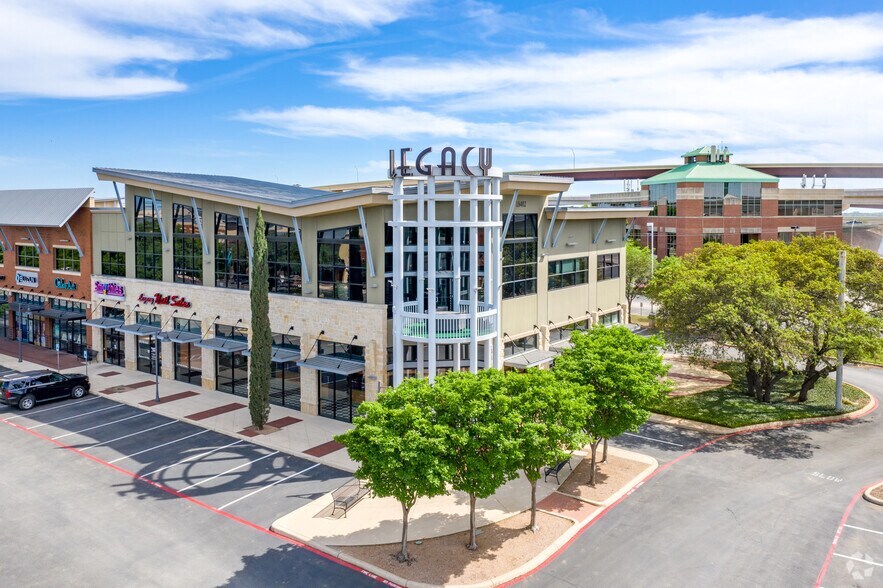 18402 US Highway 281 N, San Antonio, TX à louer - Photo de l’immeuble – Image 1 sur 5