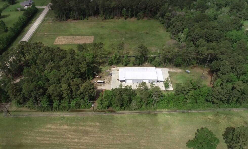 202 W Stroker Rd, Crosby, TX à louer - Photo de l’immeuble – Image 2 sur 8