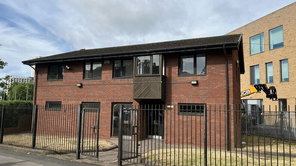 35 Vine St, Coventry à louer - Photo de l’immeuble – Image 1 sur 8