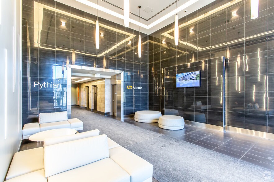 317-319 Mcrae Av, Ottawa, ON à louer - Hall d’entrée – Image 3 sur 7