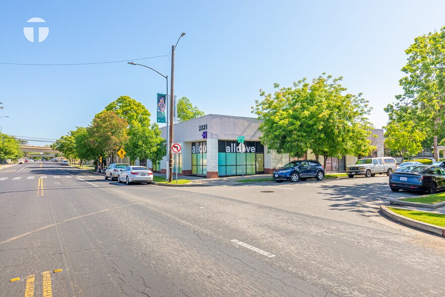 2331 Alhambra Blvd, Sacramento, CA à louer - Photo de l’immeuble – Image 2 sur 20