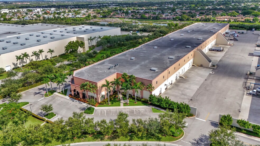 9629-9641 Premier Parkway, Miramar, FL à louer - Photo de l’immeuble – Image 3 sur 6