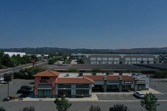 4030-4120 N Harbor Blvd, Fullerton, CA à louer Photo de l’immeuble– Image 1 sur 6