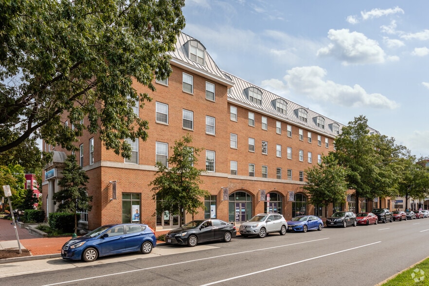 600 Pennsylvania Ave SE, Washington, DC à louer - Photo de l’immeuble – Image 1 sur 10