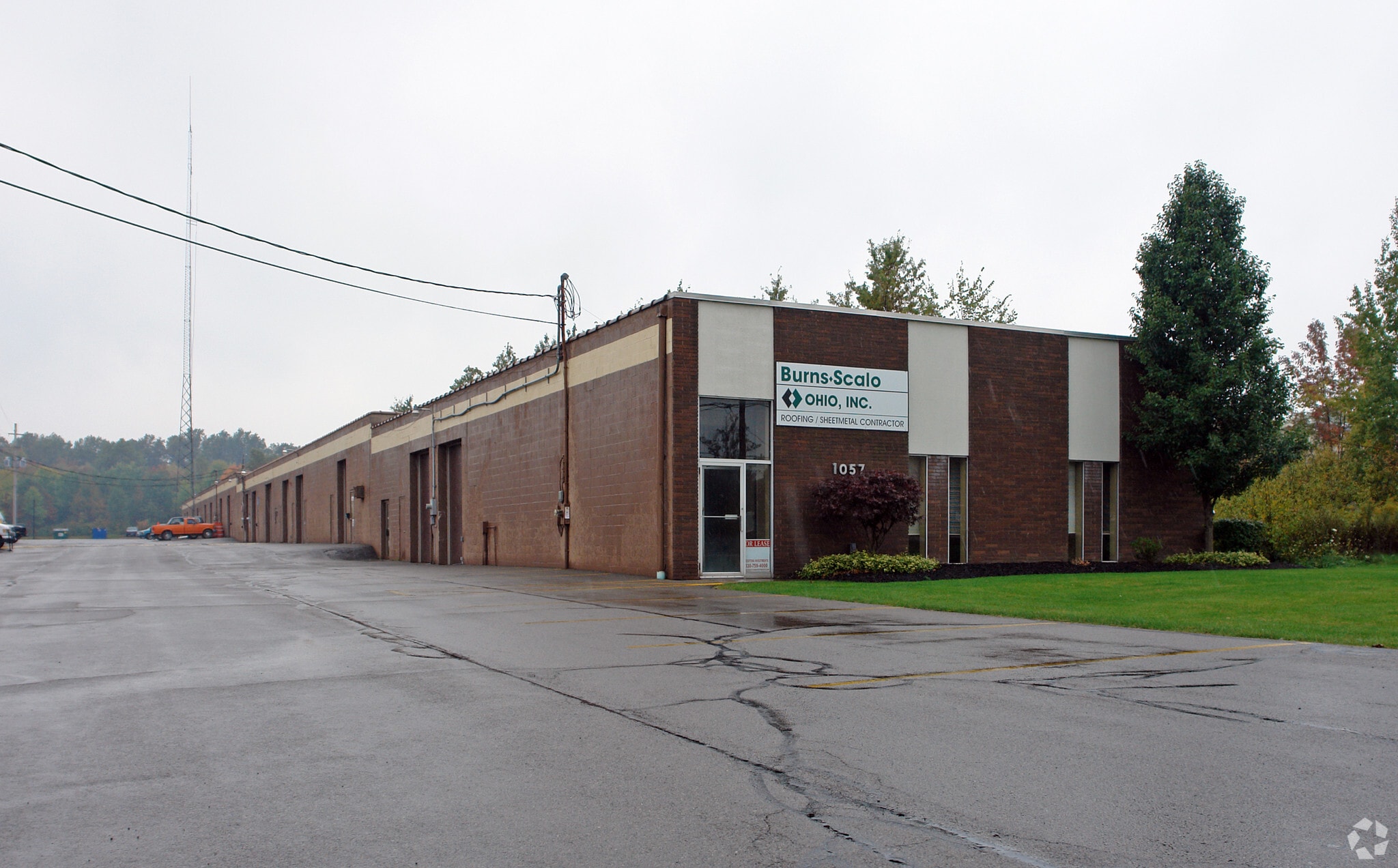1057 Trumbull Ave, Girard, OH à louer Photo principale– Image 1 sur 5