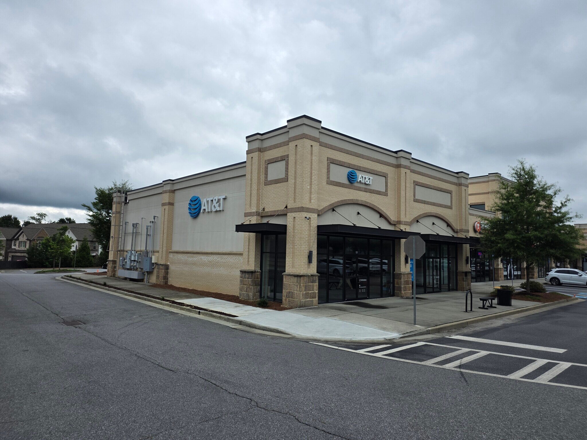 8020 McGinnis Ferry Rd, Suwanee, GA à louer Photo de l’immeuble– Image 1 sur 7