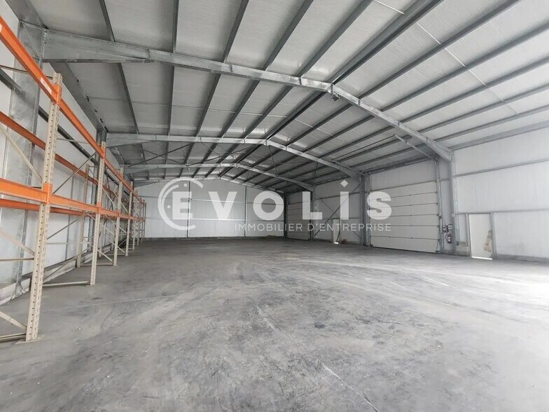 Bureau dans Saint-Chef à louer - Photo de l’immeuble – Image 3 sur 31