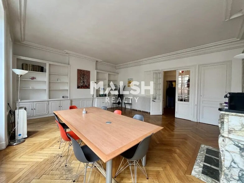 Bureau dans Lyon à vendre - Photo de l’immeuble – Image 2 sur 16