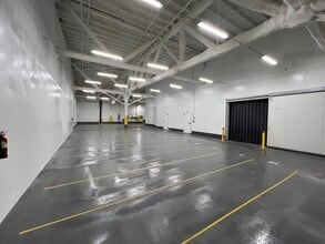 1937-2035 E Vernon Ave, Vernon, CA à louer Photo de l’immeuble– Image 2 sur 6