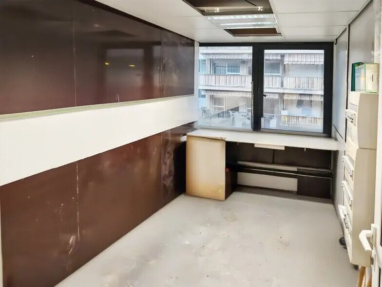 Local d'activités dans Menton à vendre - Photo de l’immeuble – Image 3 sur 17