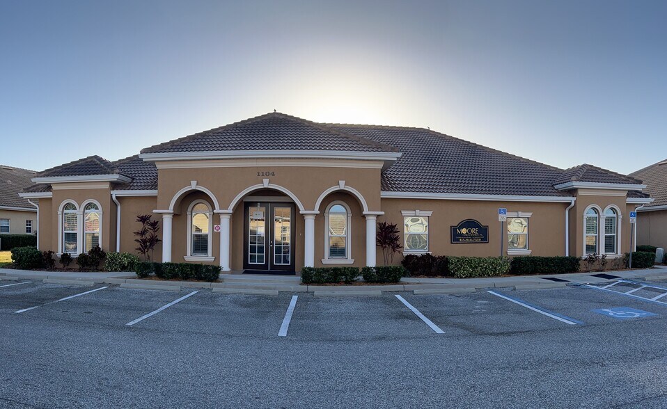 1104 Kyle Wood Ln, Brandon, FL à louer - Photo de l’immeuble – Image 2 sur 12