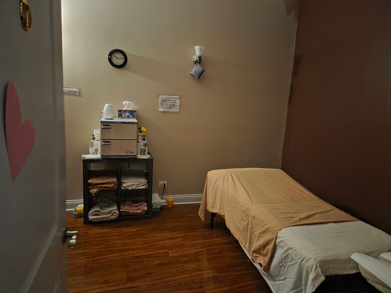 4030-4034 N Milwaukee Ave, Chicago, IL à louer - Photo de l’immeuble – Image 2 sur 6