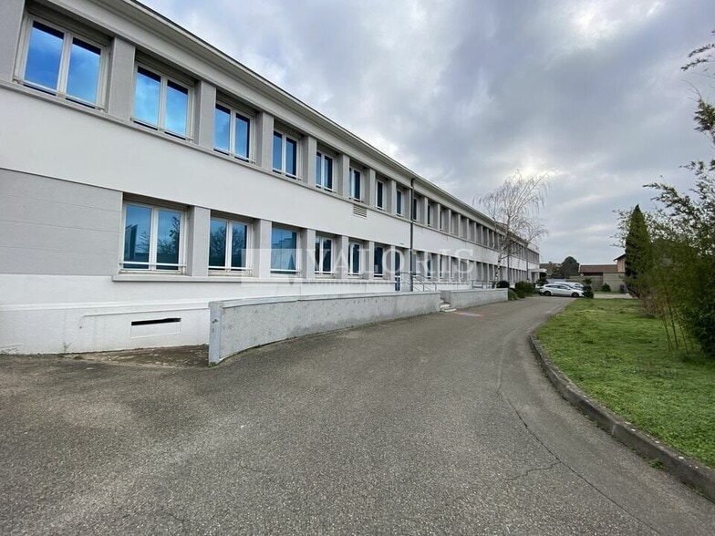 197 Avenue Francis De Pressensé, Vénissieux à louer - Photo de l’immeuble – Image 3 sur 3