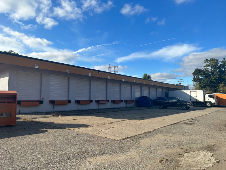 209 W Monroe Ave, Jackson, MI à vendre - Photo de l’immeuble – Image 3 sur 4