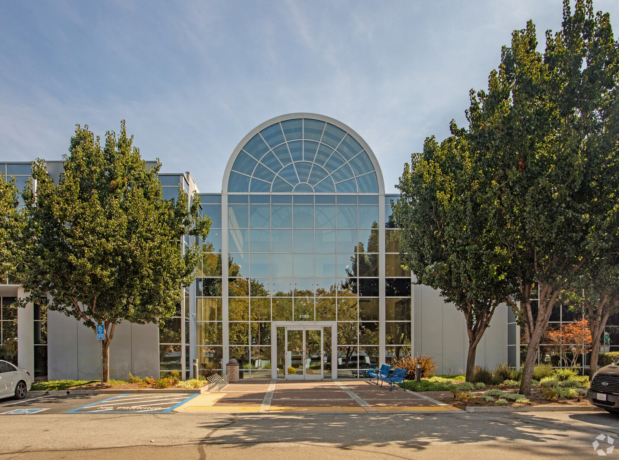 2160 Lundy Ave, San Jose, CA à louer Photo principale– Image 1 sur 5
