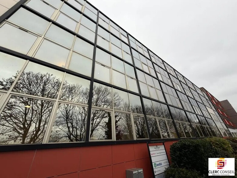 Bureau dans Rouen à louer - Photo de l’immeuble – Image 1 sur 18