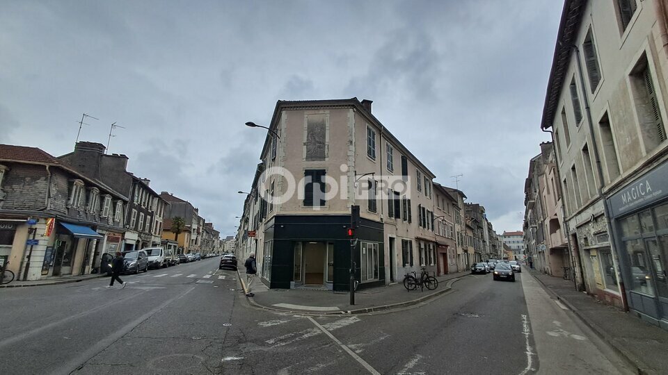 Local commercial dans Pau à louer - Photo de l’immeuble – Image 1 sur 9
