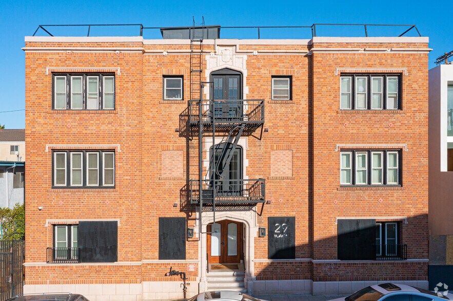 29 Navy St, Venice, CA à vendre - Photo de l’immeuble – Image 2 sur 36