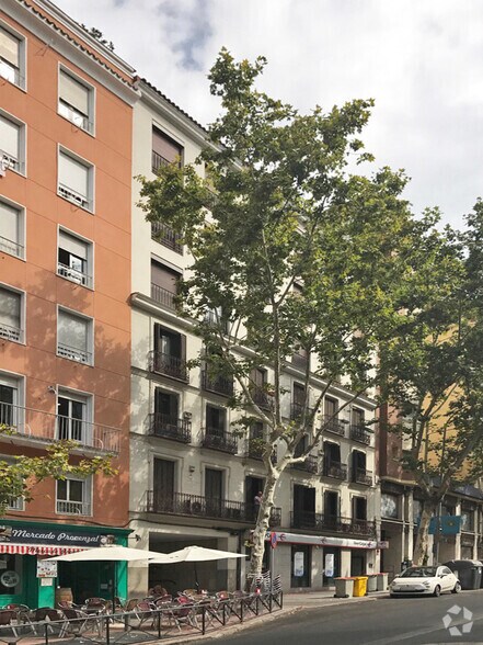 Bureau dans Madrid, Madrid à louer - Photo de l’immeuble – Image 2 sur 2