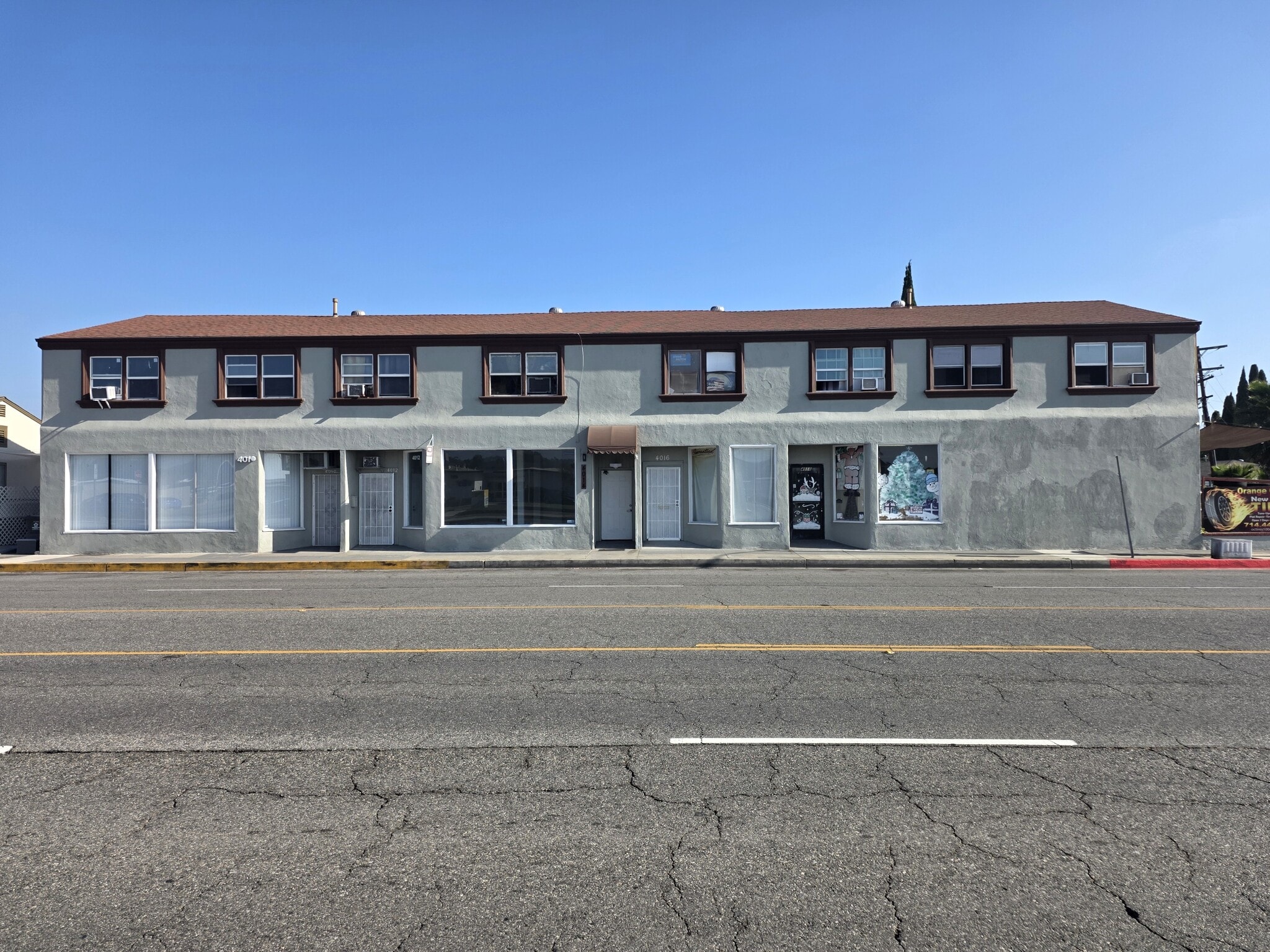4010-4018 W Commonwealth Ave, Fullerton, CA à louer Photo intérieure– Image 1 sur 10