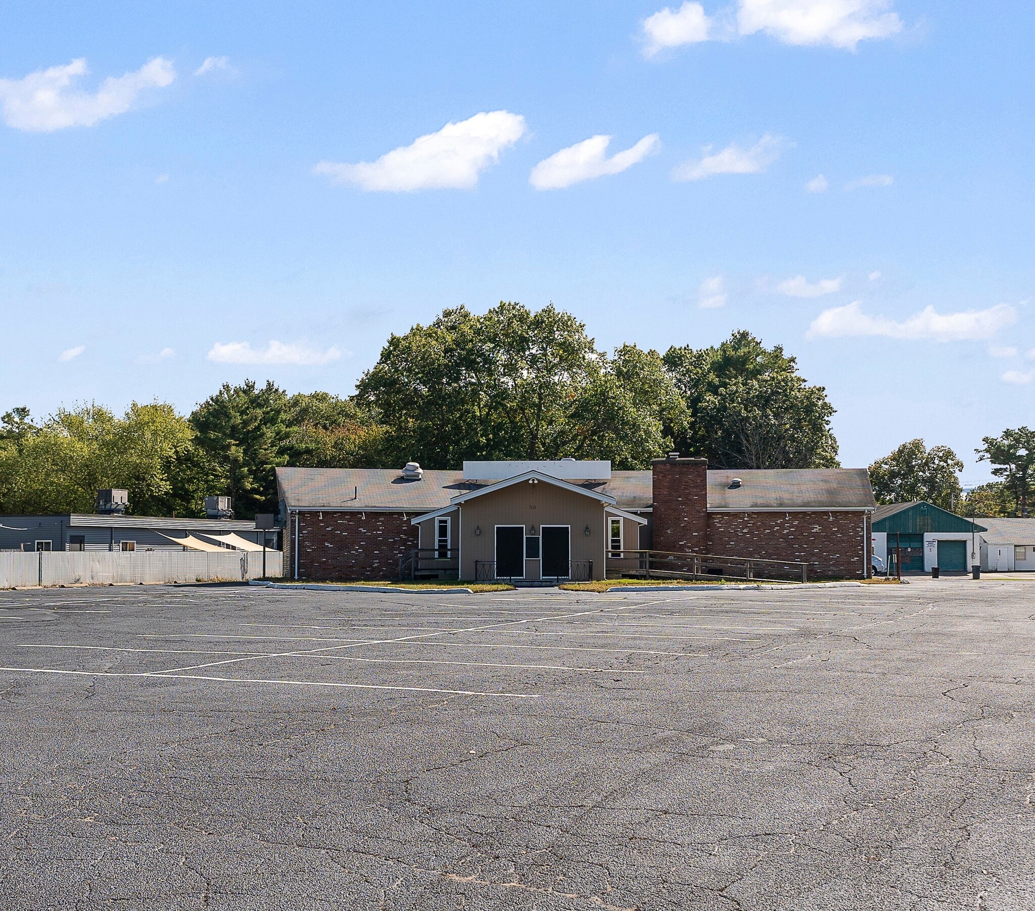 50 Pleasant St, Norton, MA à louer Photo principale– Image 1 sur 43