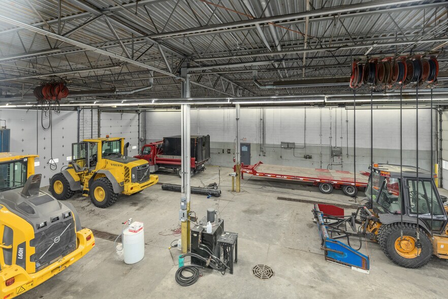 931 Interchange Dr, Holland, MI à louer - Photo de l’immeuble – Image 3 sur 5