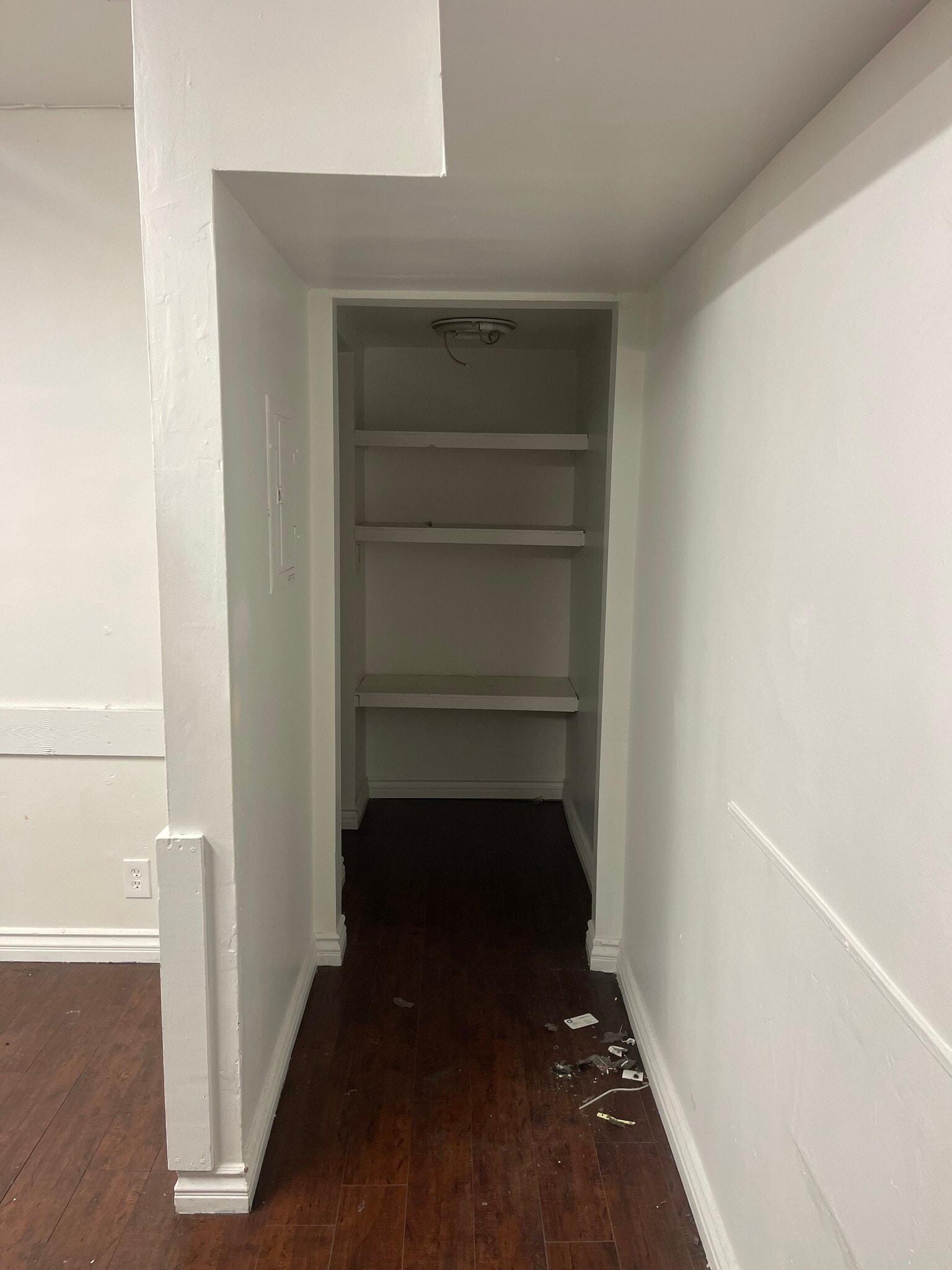 7815-7817 Melrose Ave, Los Angeles, CA à louer Photo intérieure– Image 1 sur 4