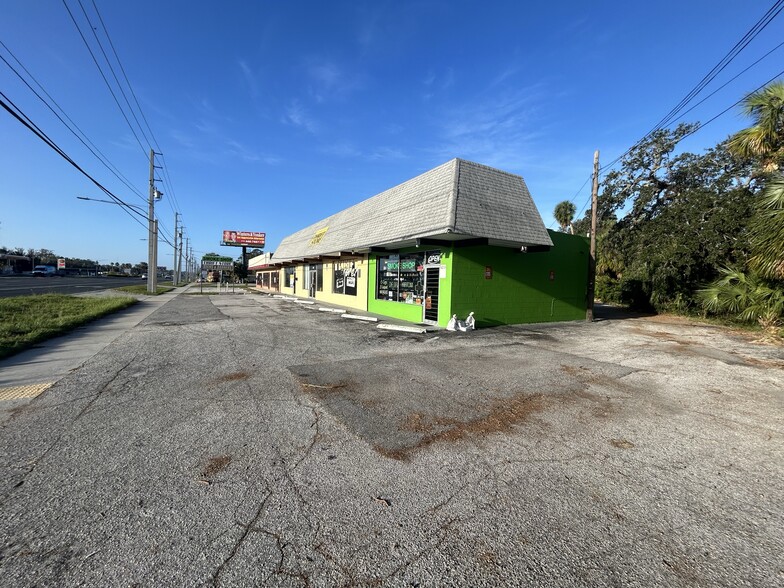 8215 US Highway 19, Port Richey, FL à louer - Photo de l’immeuble – Image 1 sur 2