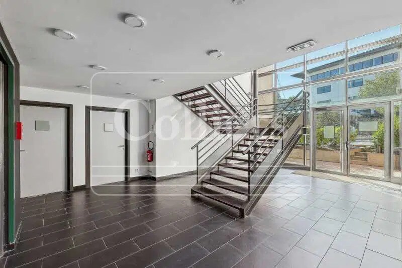 380 Avenue Archimède, Aix-en-Provence à louer - Photo de l’immeuble – Image 2 sur 11